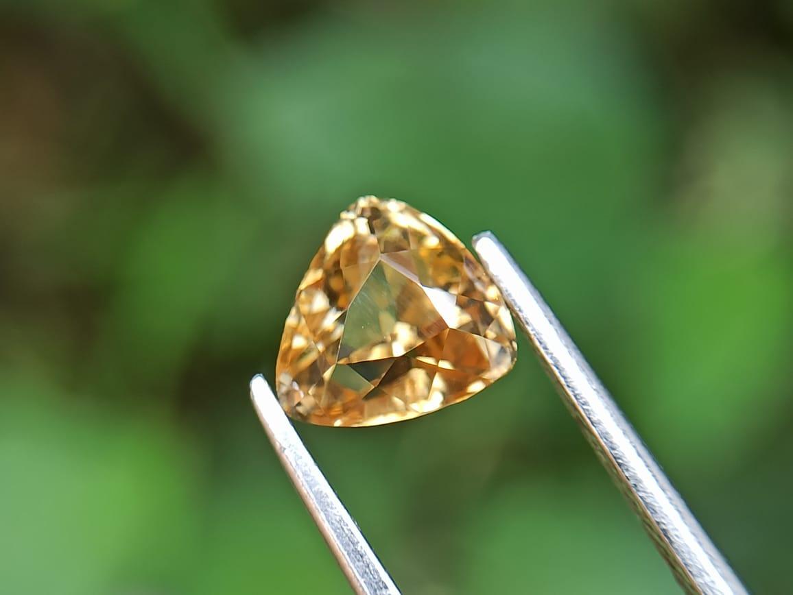 Zircon jaune 2.09 carats - Zache-gemstones