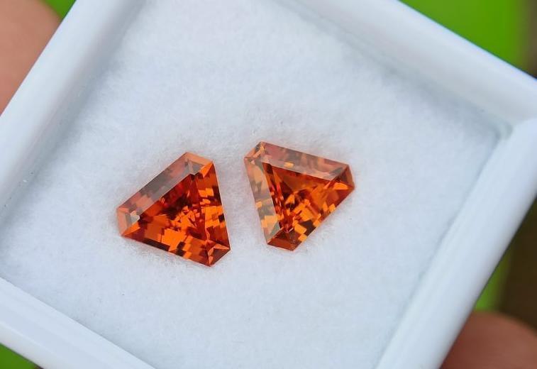 Paire de Grenats Spessartite de 0.88/0.86 carats (1.74 carats) - Zache-gemstones
